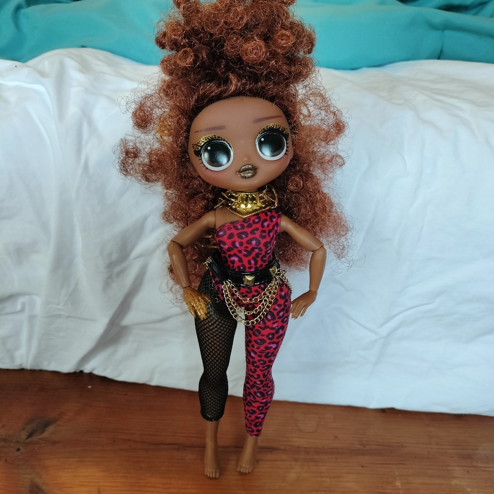 LOL SURPRISE‎ OMG REMIX Super Surprise (FEROCIOUS) Rock Band 9" Doll